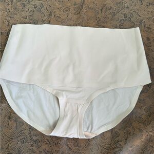 SPANX SCULPTWEAR IVORY High-Waist Panties Full Coverage SZ Medium NWOT